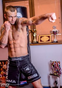 Yamatto Zaharia Sedinta foto profesionala sportiv KEMPO